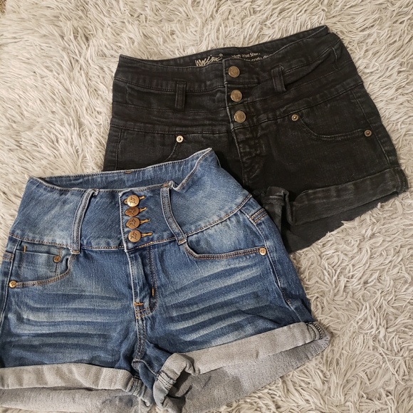 SHORTS | Bundle Of 2 Highwaisted Shorts! - Picture 1 of 8